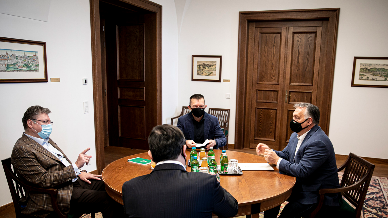 Orbán Viktor a gazdasági kamara elnökével tárgyalt - Videó!