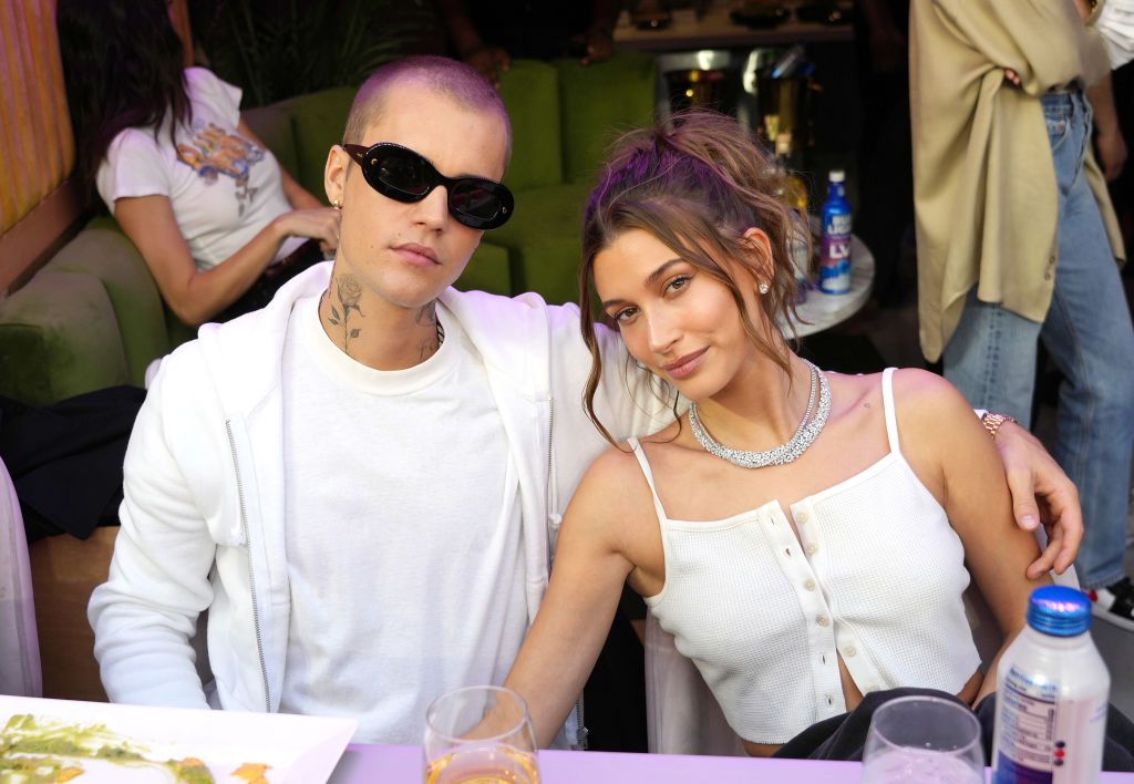 Justin Bieber a meccsen Hailey Bieber és Kendall Jenner társaságában volt Fotó: Getty Images