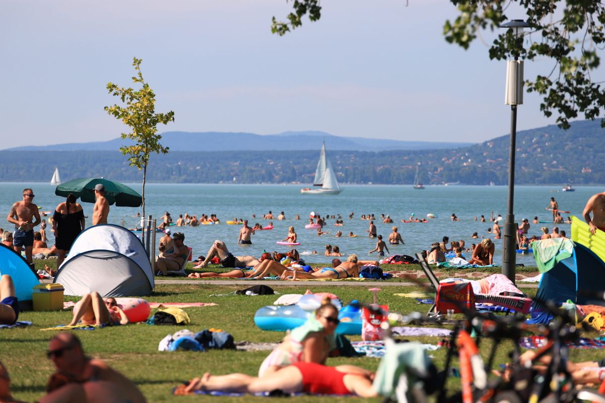 Balatoni nyár: 2026. június elsejétől több helyen is tilos alkoholt fogyasztani Balatonlellén