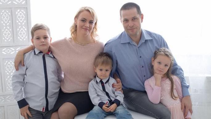 A ráckevei tűzeset áldozatai: Ugrai Zoltán és felesége Erzsébet, valamint gyermekeik, az 5 éves Szabolcs, a 9 éves Lili és a 12 éves Zoli.