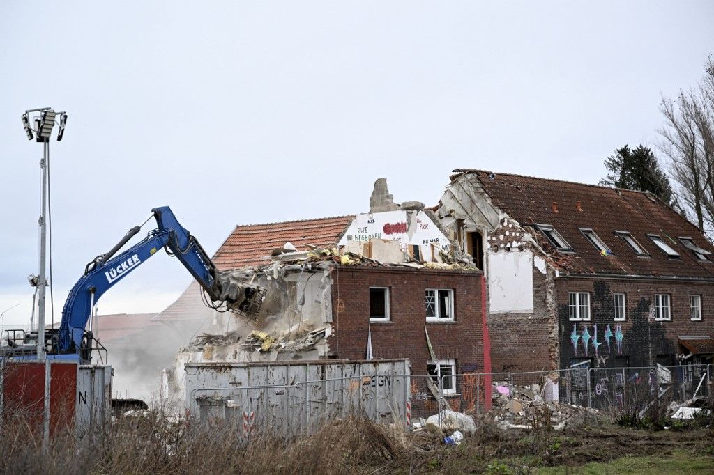 Falvak tucatjait is lerombolják a bánya miatt, de Schumiék szülőháza és gókartpályája megússza a pusztítást