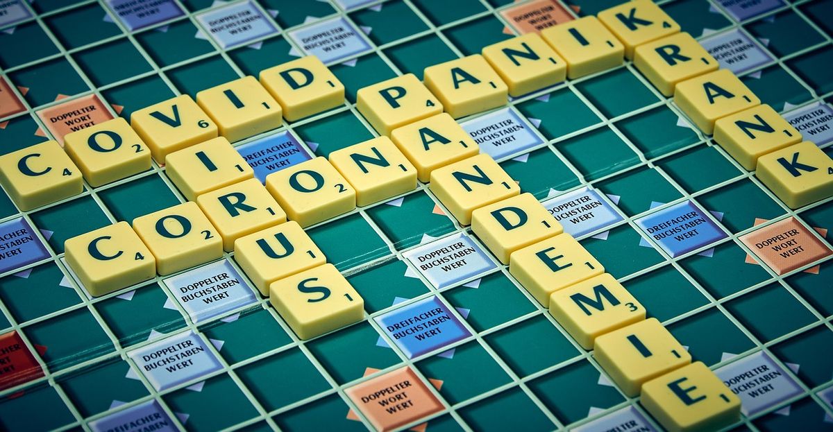 Alfred Butts építész talámánya a Scrabble (betű kirakós) nevű játék.