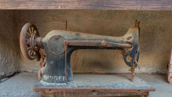 170 éve, ennyi nap alatt fejlesztette ki varrógépét Isaac Merritt Singer