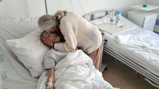 „Neki a fia a mindene" – BKV-s trolibuszvezető válthatja valóra a 83 éves Piroska néni utolsó kívánságát
