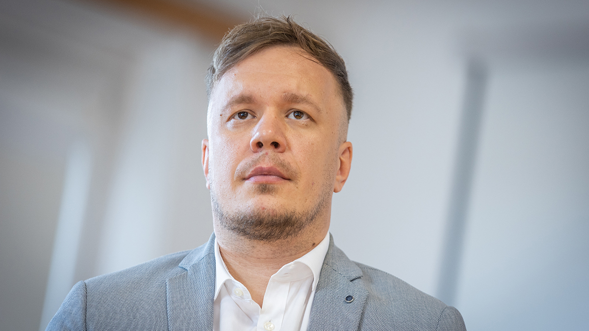 Fekete Dávid kórházban énekelt betegeknek