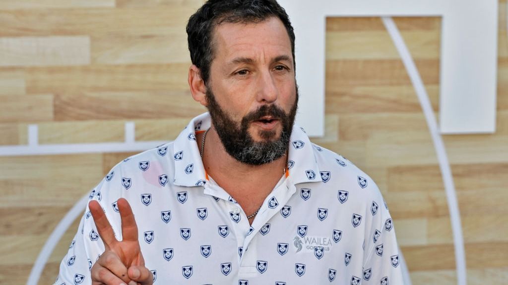 Adam Sandler minden évben küld Jennifer Anistonnak virágot 