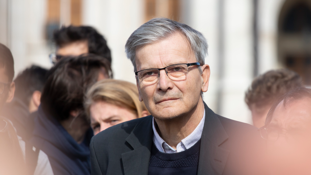 A baloldal azonnal rátelepedett az influenszer-tüntetésre