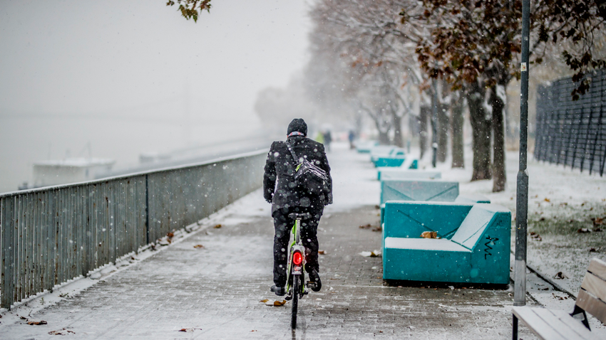 November 30-án délelőtt leesett az első komolyabb mennyiségű hó Budapestre.
