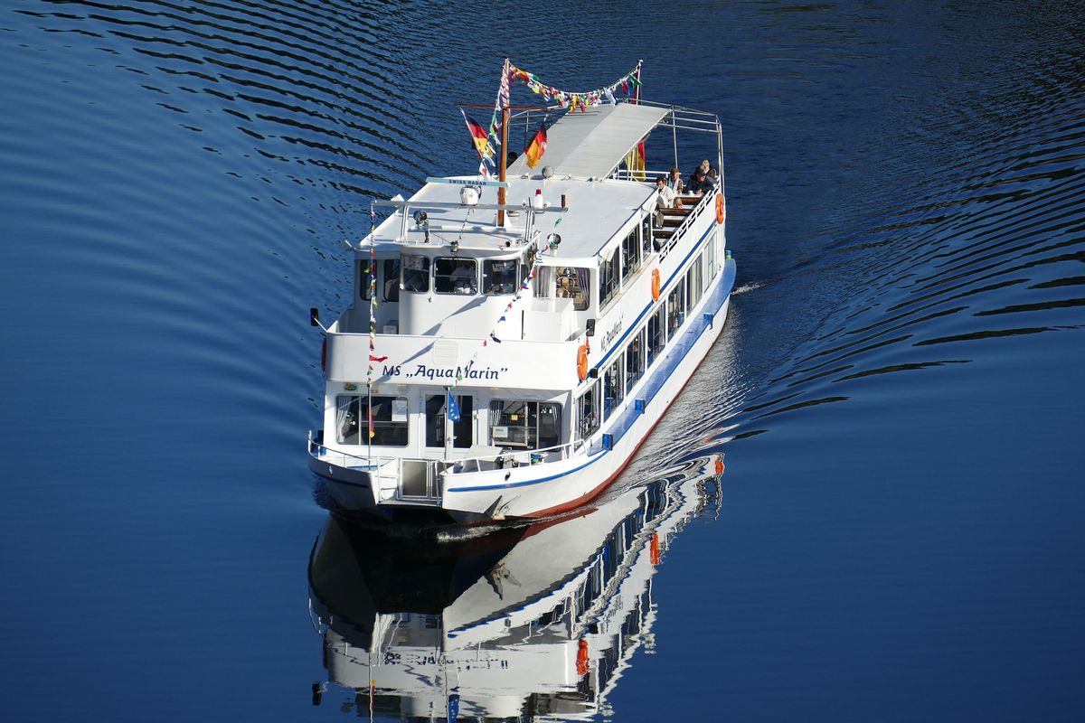 Turistahajó hajó vízi jármű