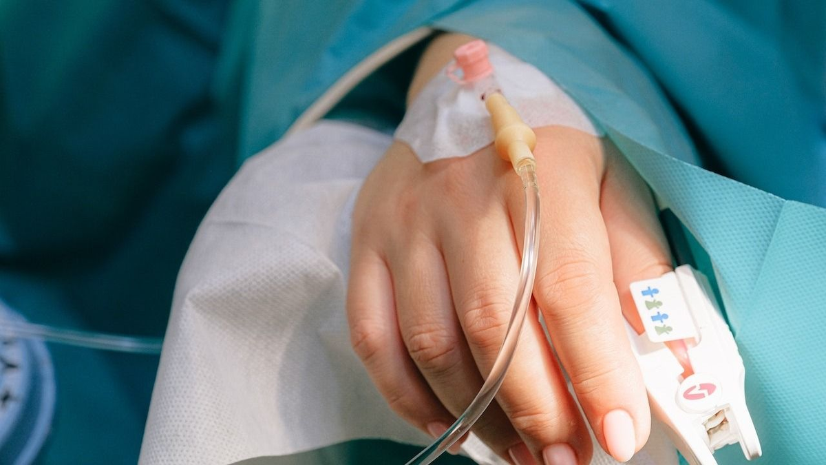 Zaklatták a méretei miatt, súlycsökkentő műtét után halt meg a 20 éves nő