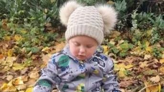 Egy hónappal ikertestvére halála után leállt a légzése az egyéves kisfiúnak