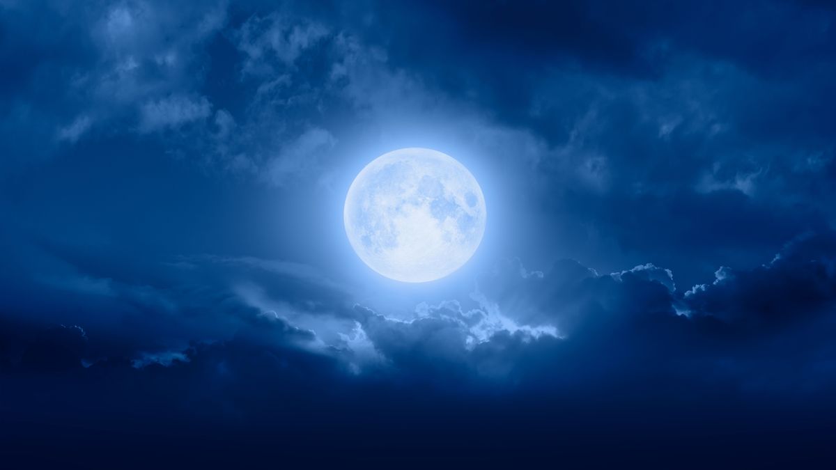 Night,Sky,With,Full,Bright,Moon,In,The,Clouds,"elements