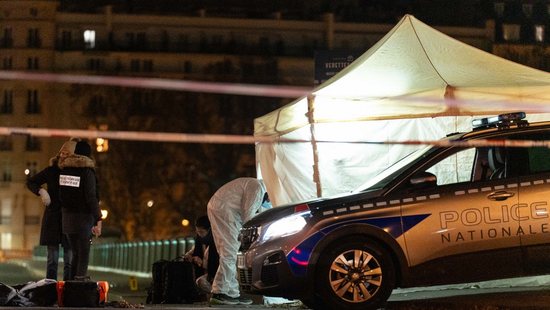 Sokk Párizsban: iszlamista ámokfutó gyilkolt az Eiffel-toronynál