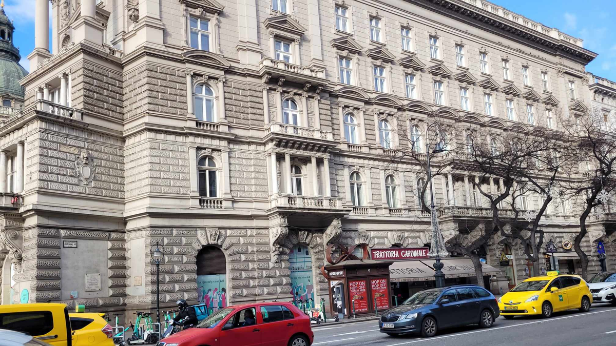 Megtaláltuk Budapest legdrágább ingatlanát - egy apró lyuk 18 millióért