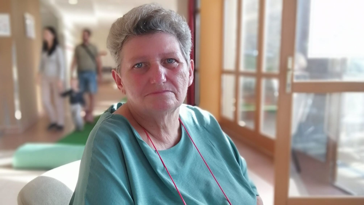 „Ne várjatok hetven évig ...” – Felrobbantotta a TikTokot a 73 éves Babi néni