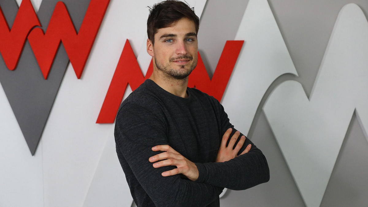 Miből szerzett diplomát Somhegyi Krisztián?