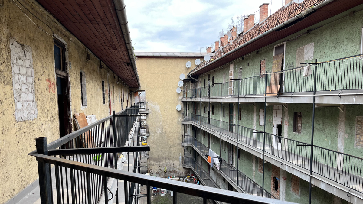 Szellemtanyává vált a budapesti utca: már csak néhány lakó maradt a gettóban