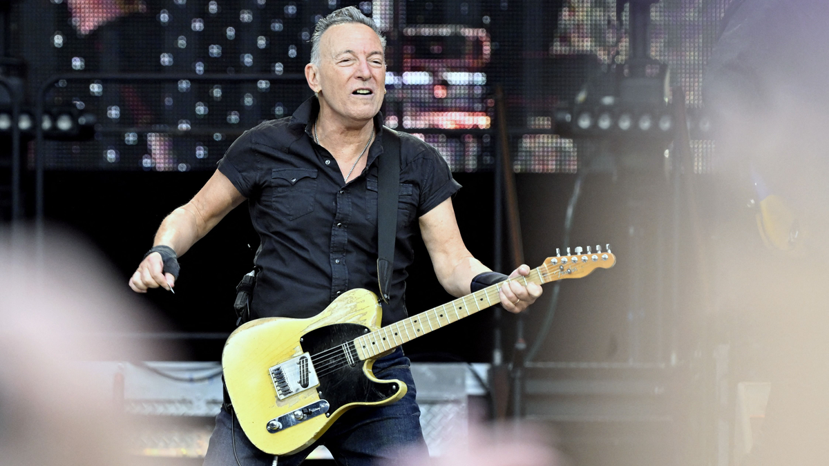 „Emlékszem az ébresztőórád csörgésére” – Bruce Springsteen gyászol, elhunyt az édesanyja