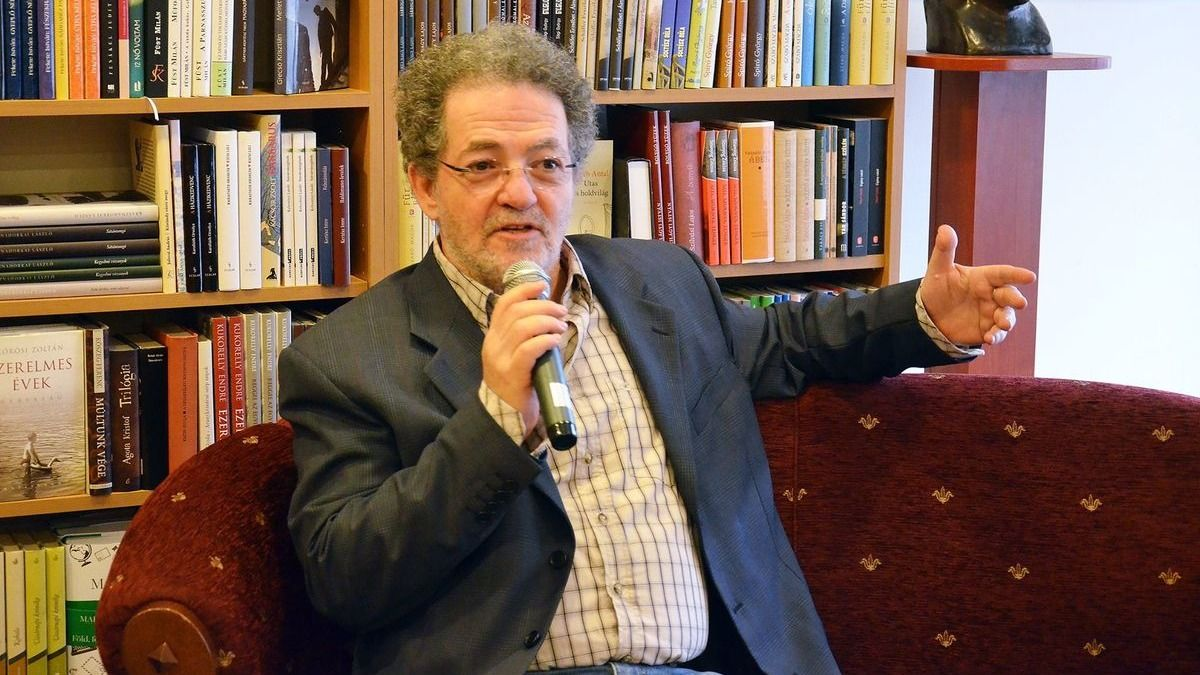Szégyellje magát a nőket alázó Klubrádió és a Telex