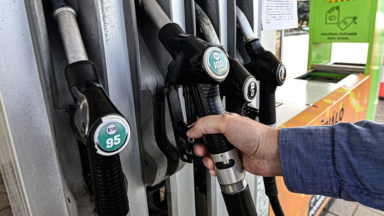 Ismét csökkent az üzemanyagok ára: tankolási szokásaikról meséltek az autósok