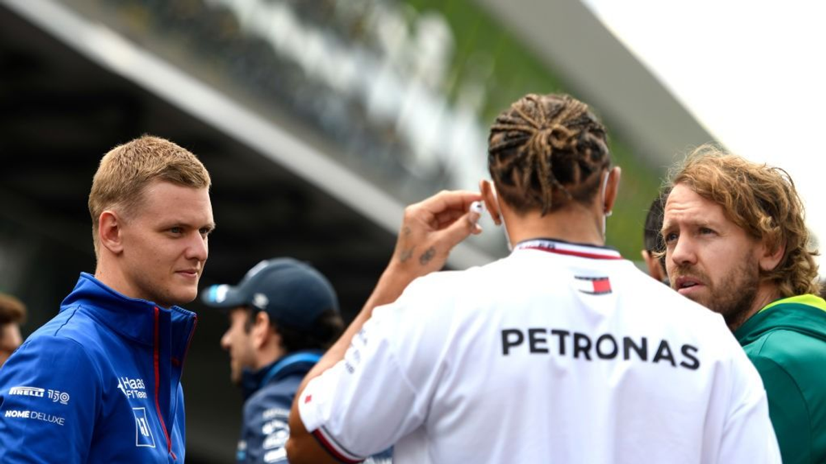 Érik a szenzációs visszatérés, Schumacher előtt felcsillant a remény