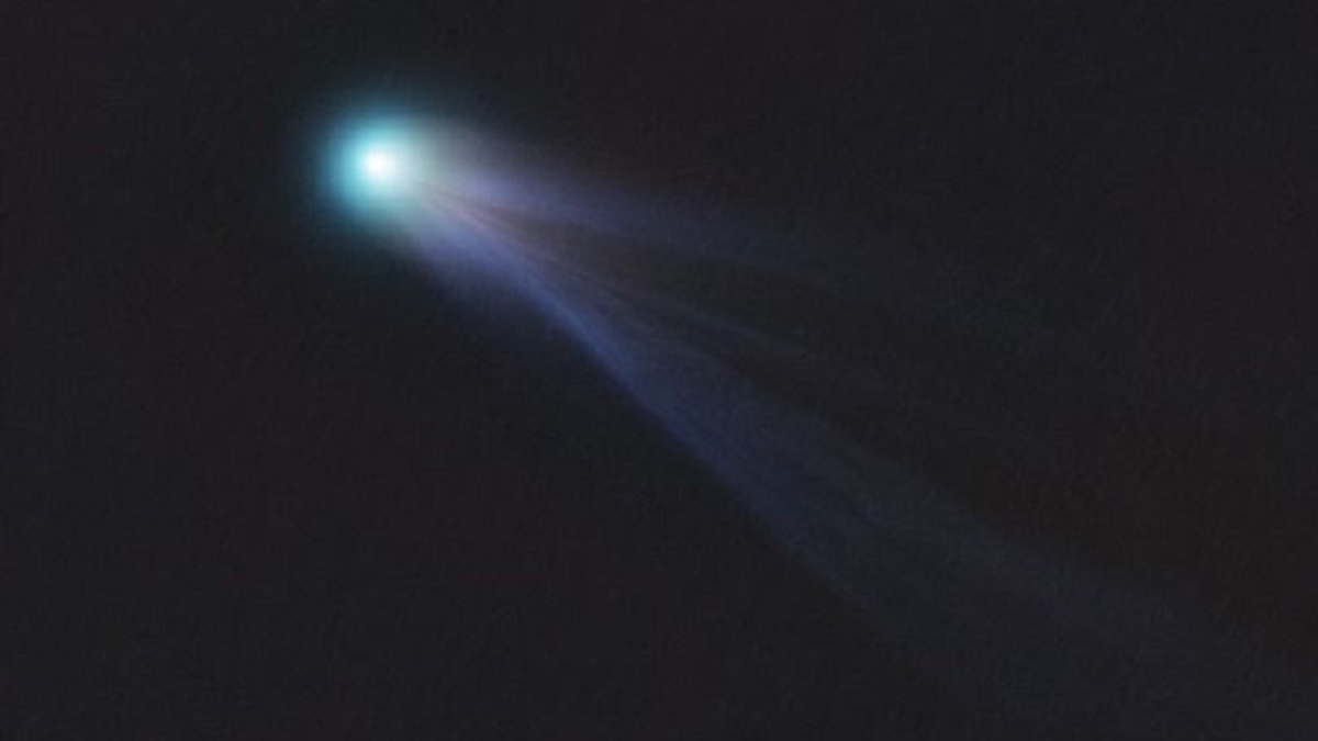 Gigantikus, zöld fényű „ördögi üstökös” száguld a föld felé