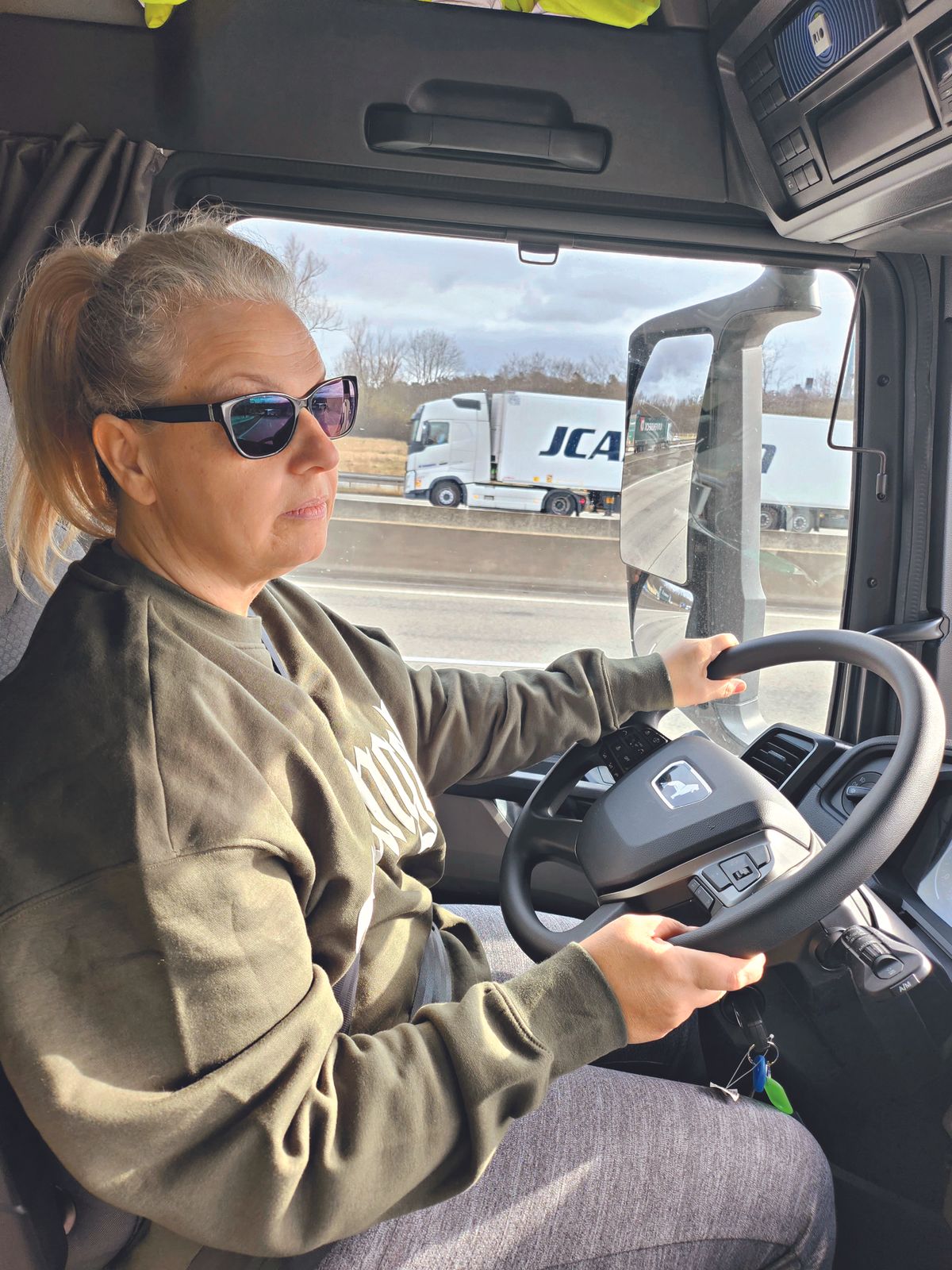 HOT Valóság: Szirmai Vera, a női kamionos, aki a férfiak között is megállja a helyét METROPOL