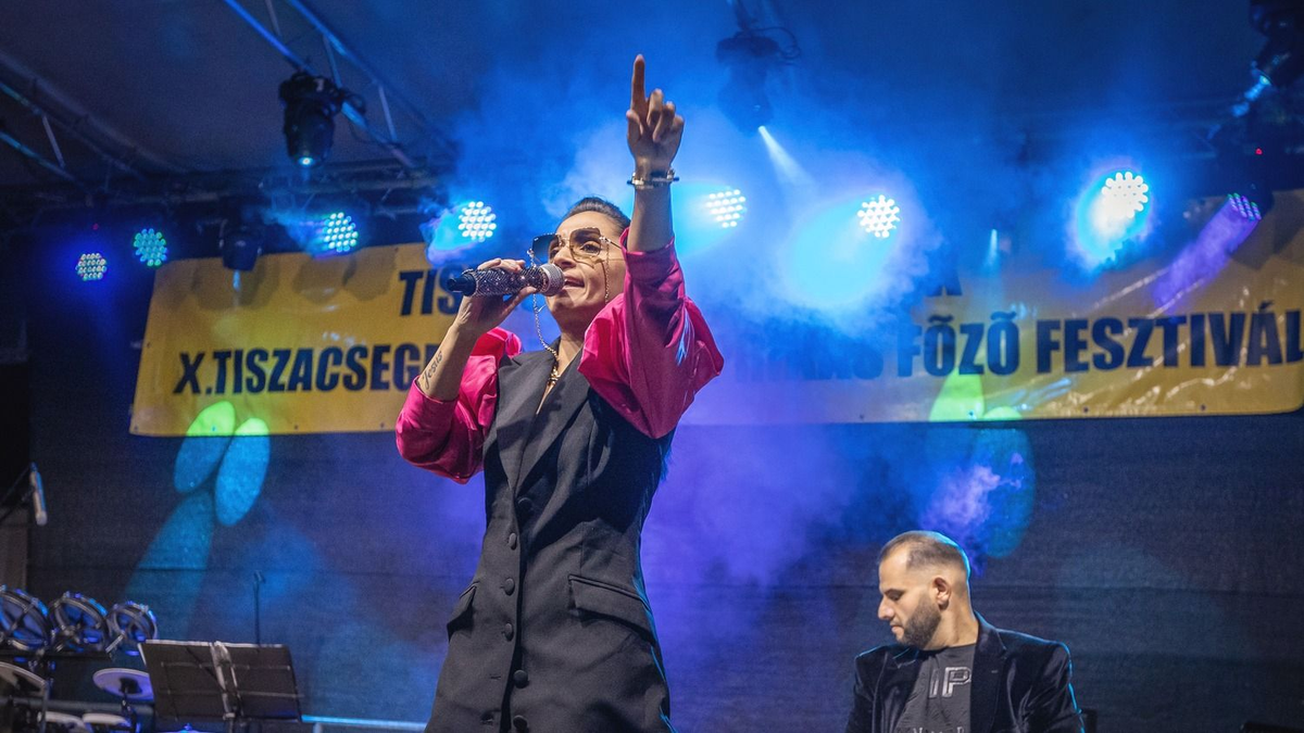 Nótár Mary szakított a régi menedzserével