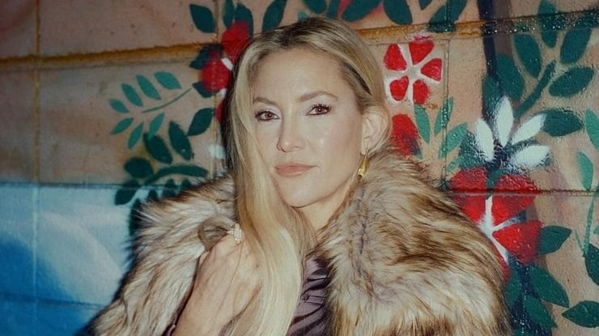 Kate Hudson magyar divatmárka ruhájában pompázik az új klipjében, újabb elismerés a Nanushkának