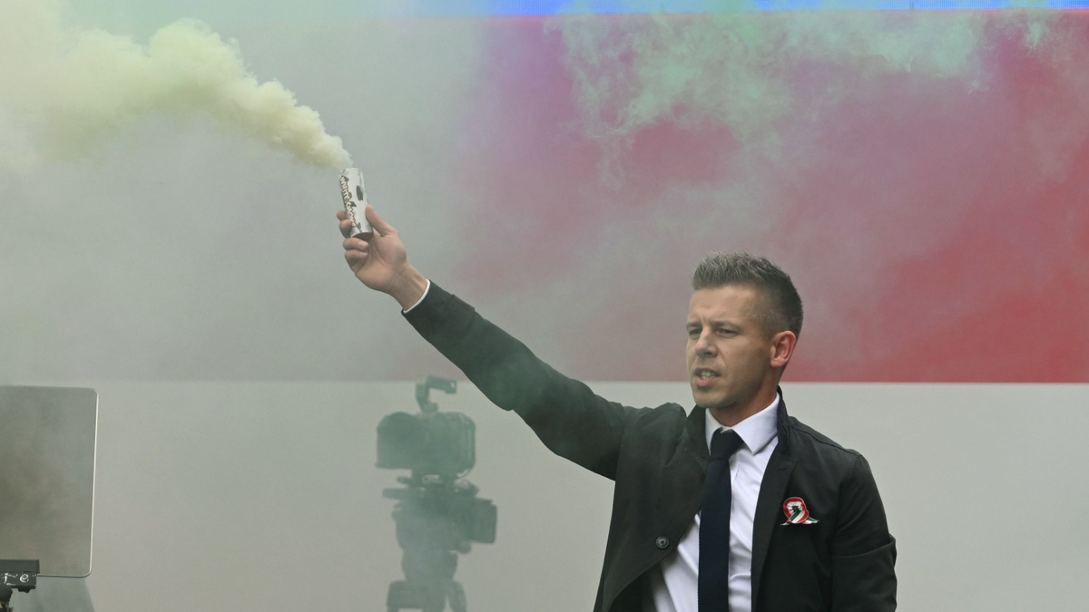 "Engedj el” – mászva próbált menekülni Varga Judit Magyar Péter elől