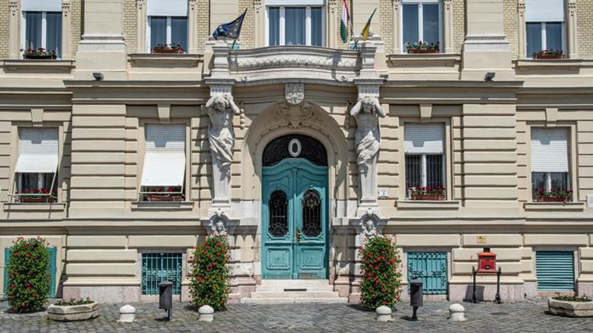 Nyomozók jelentek meg az Óbudai Önkormányzatnál