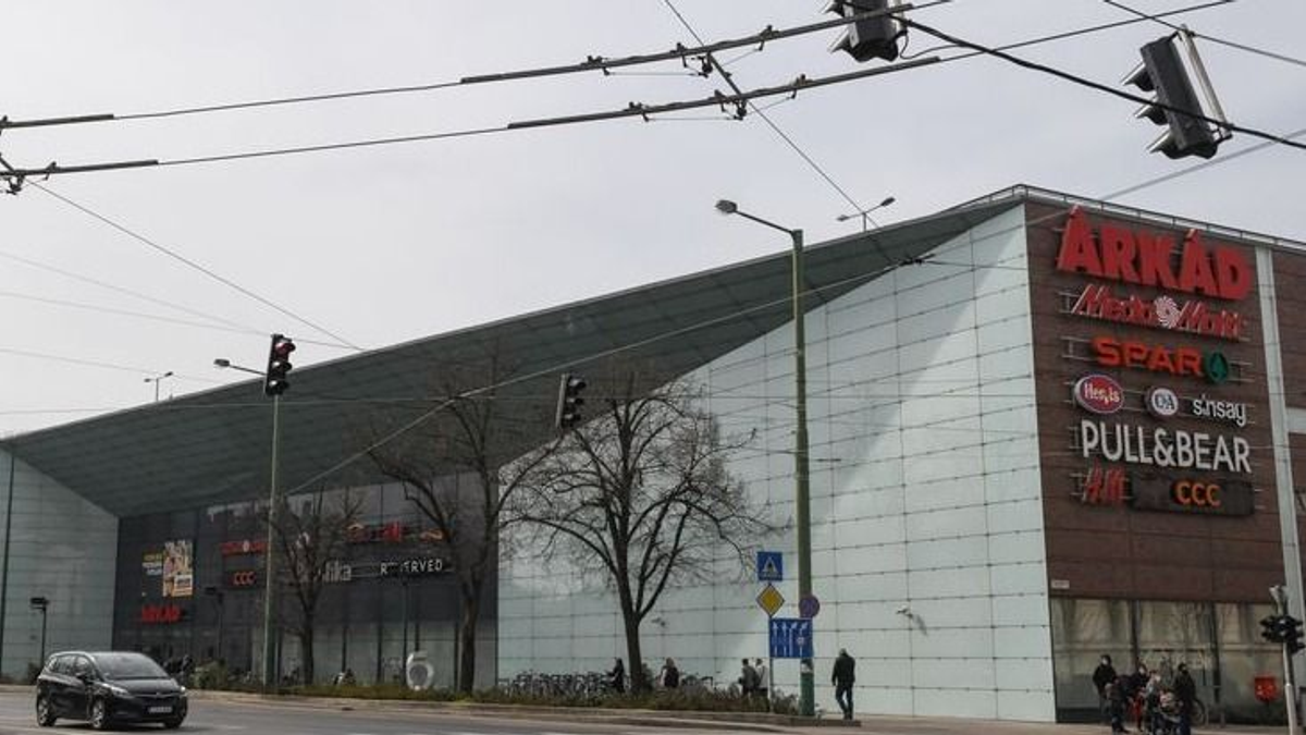 Trükkös lopások történnek Szegeden: autókat rámolnak ki, de nem akárhogyan