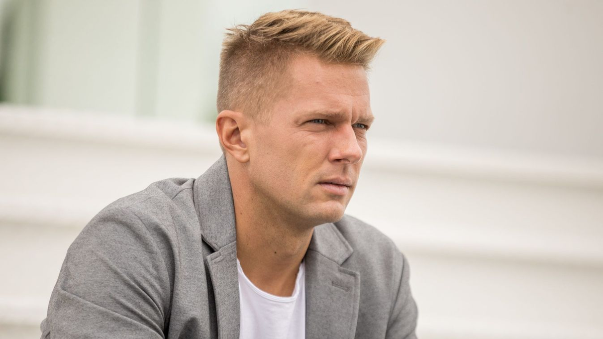 Sorra gratulálnak a rajongók: szenzációs bejelentést tett a Nagy Ő sztárja