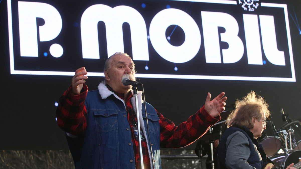 Schuster Lórántot a koncertek után műtik