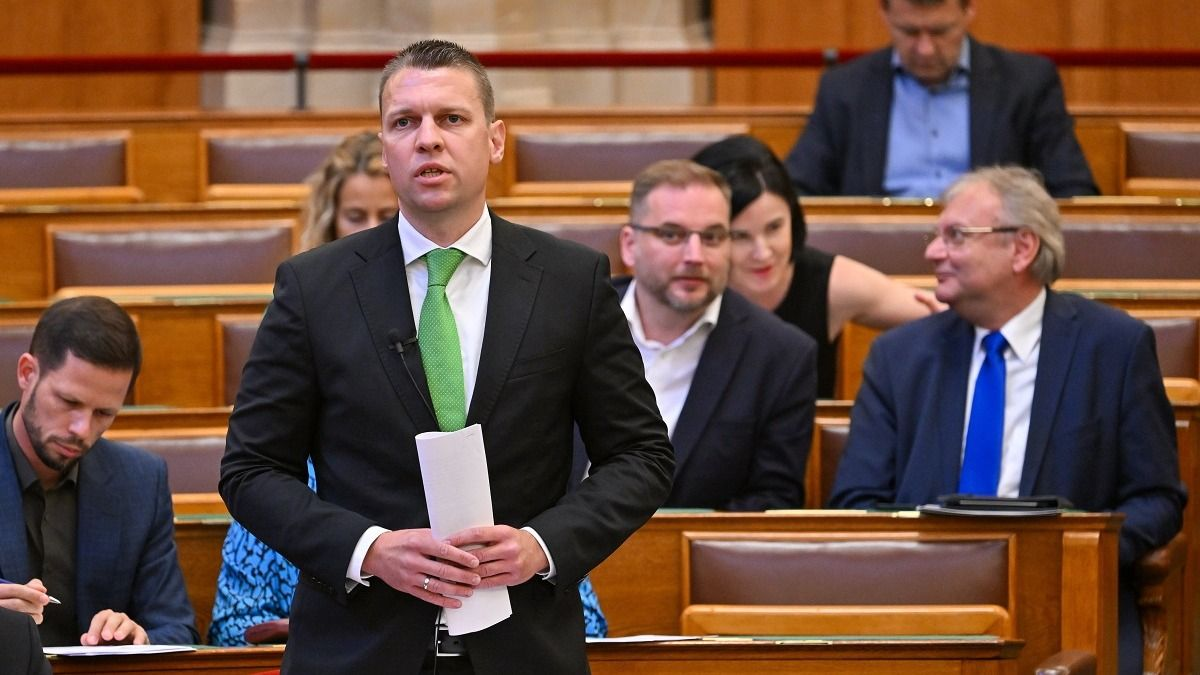Menczer Tamás: A NATO főtitkár nyilatkozata arra utal, ez már világháborús, atomháborús készülődés