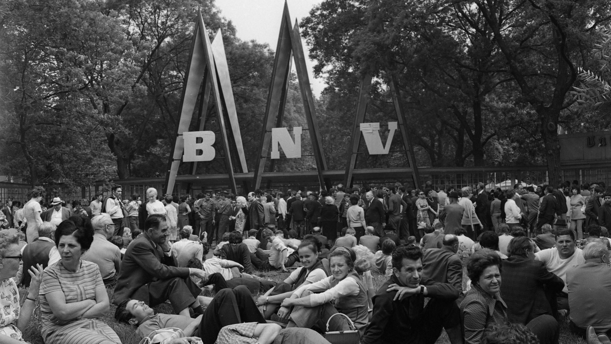 99 éve nyílt meg az első BNV. Te emlékszel minden részletre? – Kvíz