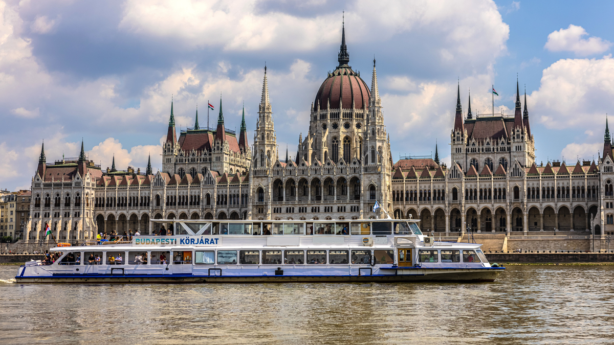 Riadót fújtak Budapesten: elsőfokú árvízvédelmi készültség lépett életbe