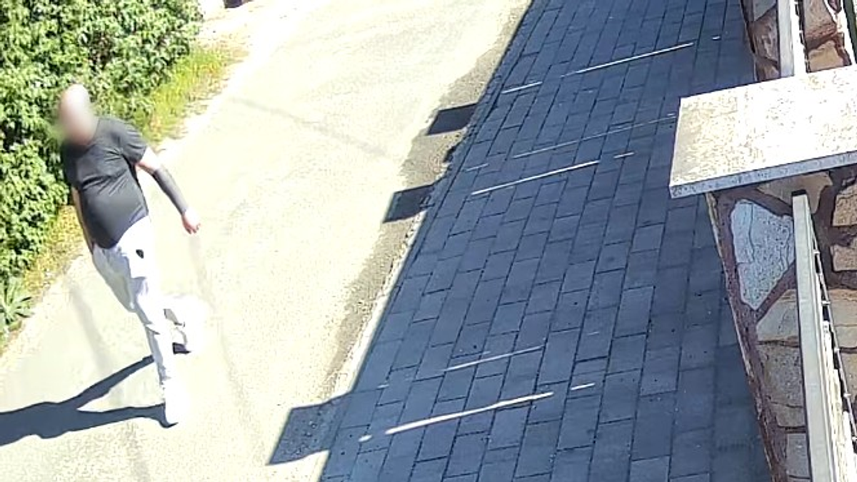 Pocakos, tetovált csaló szedi áldozatait Gyálon és Csepelen – ez a trükkje – Fotó!