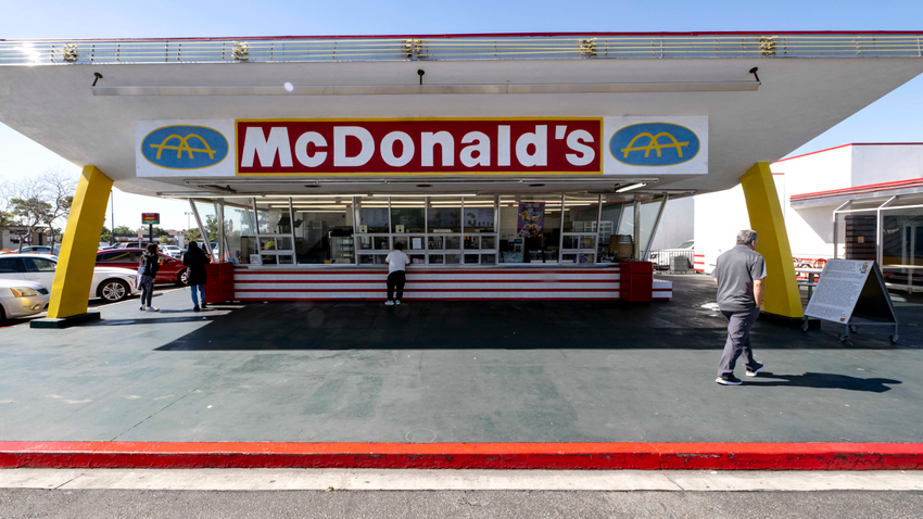 Bár ma már csak múzeumként üzemel a legrégebbi McDonald's, a kaliforniai Downeyben található étterem még most is olyan állapotban van, hogy akár vendégeket is fogadhatna.1953-ban nyitott meg, ez volt Richard és Maurice McDonald második franchise-olt étterme.