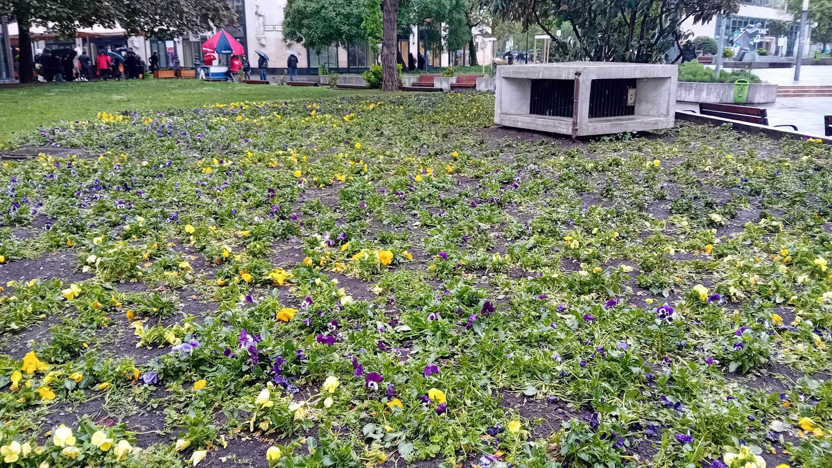 Iszonyú pusztítás történt a Deák téren, lehangoló a látvány