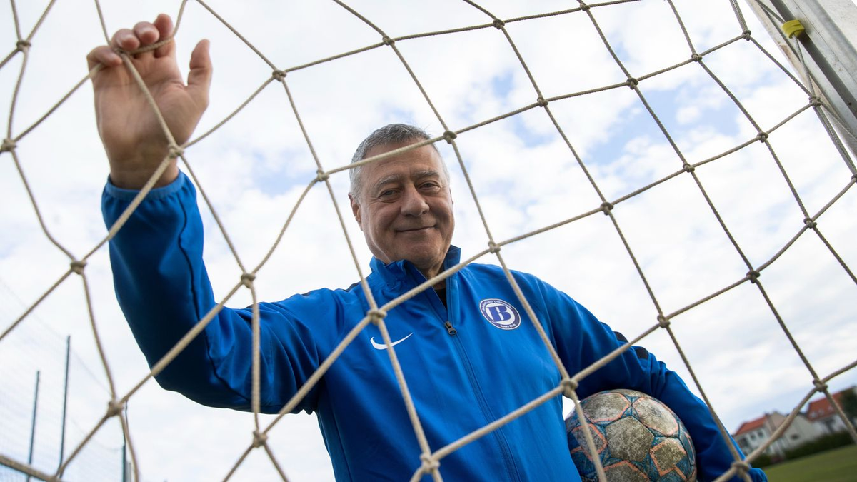 "Azóta is várom a repülőjegyet" - élete drámájáról vallott a magyar válogatott focista