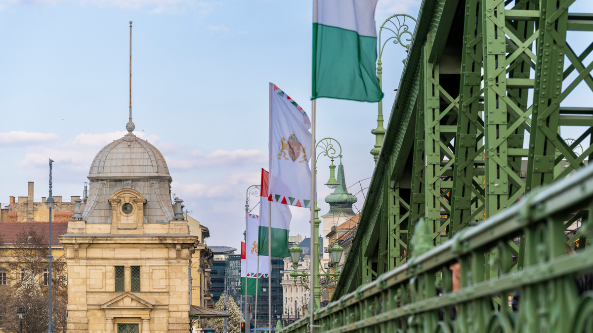 Nem hiszed el, mit rejt a Szabadság híd vámszedőháza