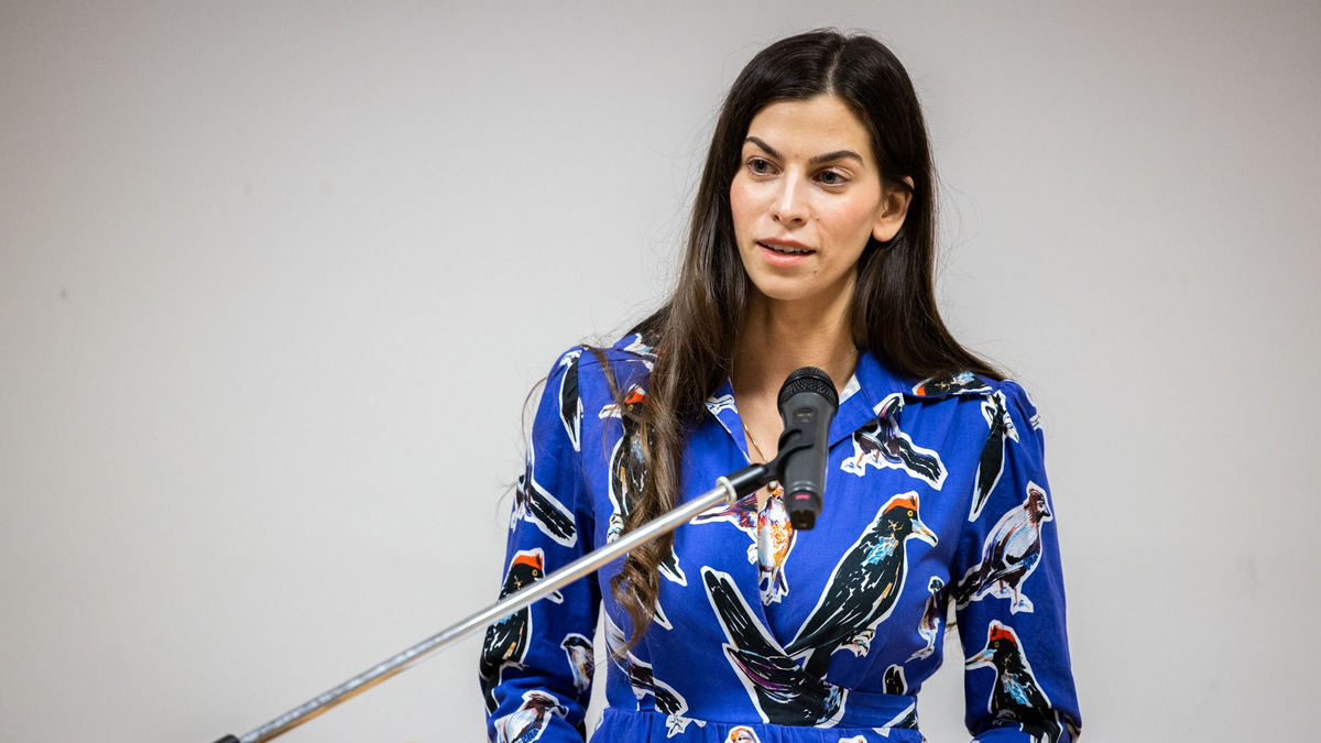 Szentkirályi Alexandra: A városházi mutyi folytatódik