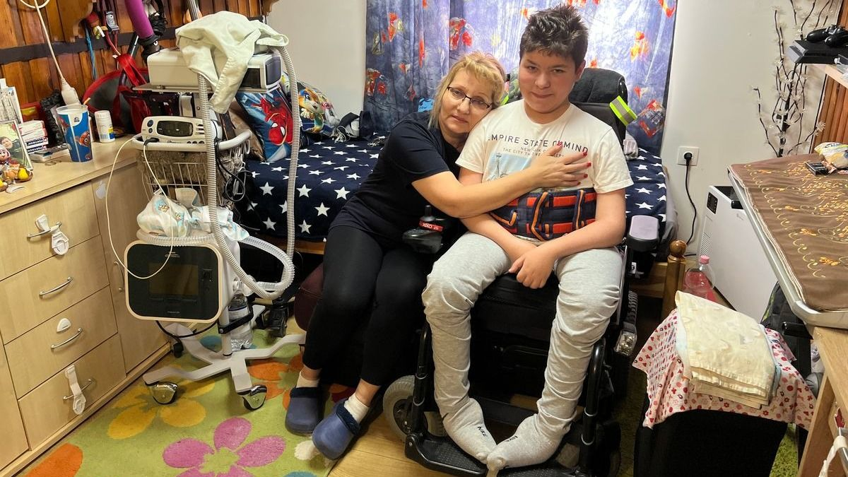 Utcára kerülhet a kamasz Krisztián, akinek már csak kilenc év van hátra az életéből