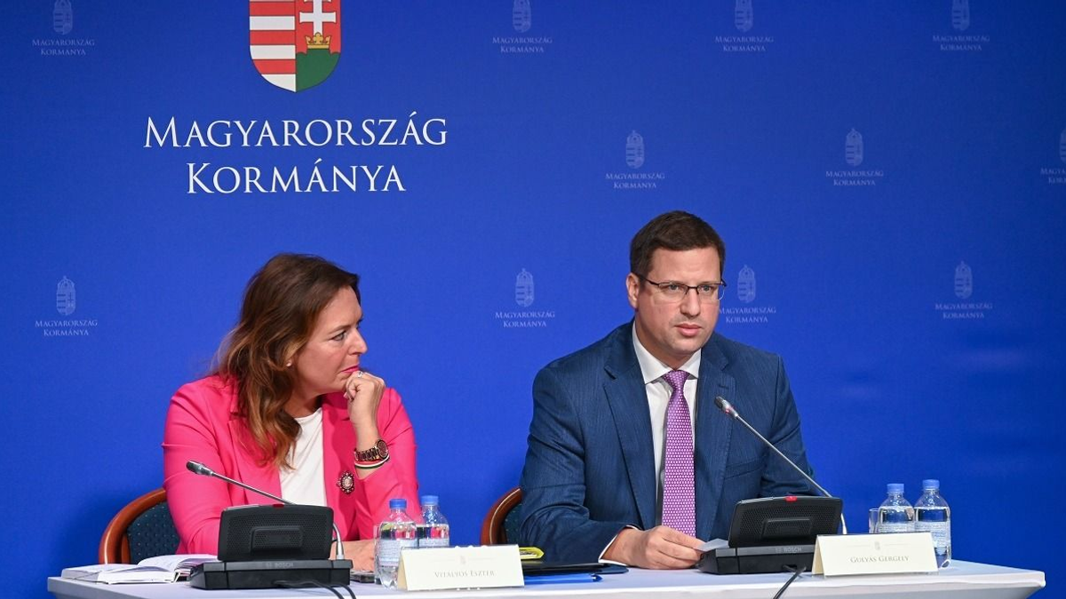 Gulyás Gergely: Az Európai Bíróság a határvédelem miatt napi hatmillió forint megfizetésére akarja kötelezni Magyarországot