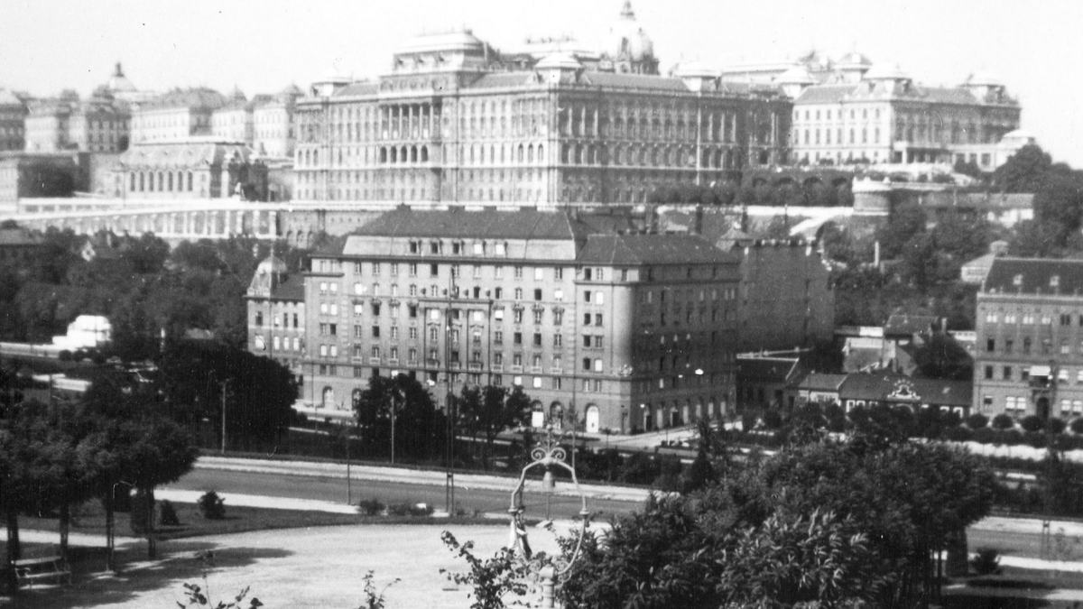 Száz éve Budapest ikonikus épülete a Bethlen-udvar, pedig évtizedekig le akarták bontani – Galéria