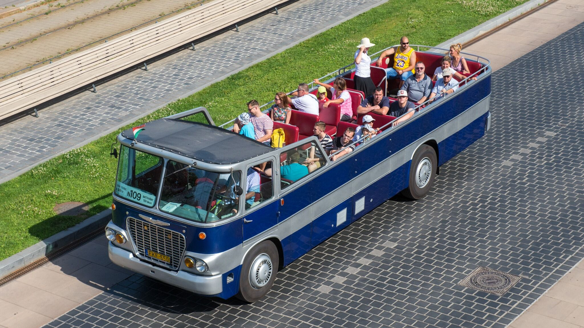 Májusban visszarepülhetünk Budapesten a múltba: retro járművek várják az utazás szerelmeseit – Galéria!