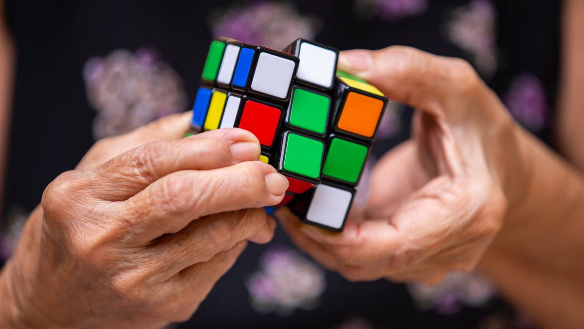 Hihetetlen felfedezés: ez a betegség gyógyítható az idén 50 éves Rubik-kockával