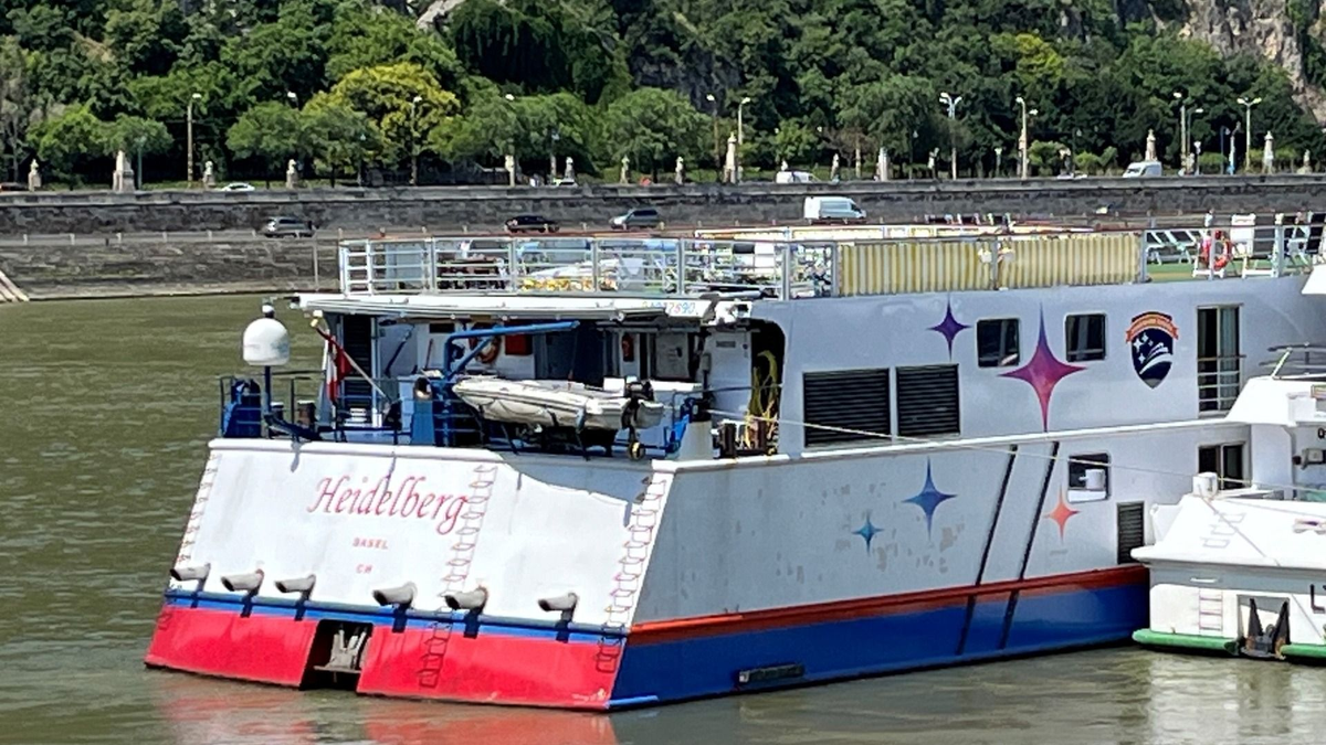 Verőcei hajóbaleset: Daniella holttestének megtalálása után ismét Budapesten van a szállodahajó