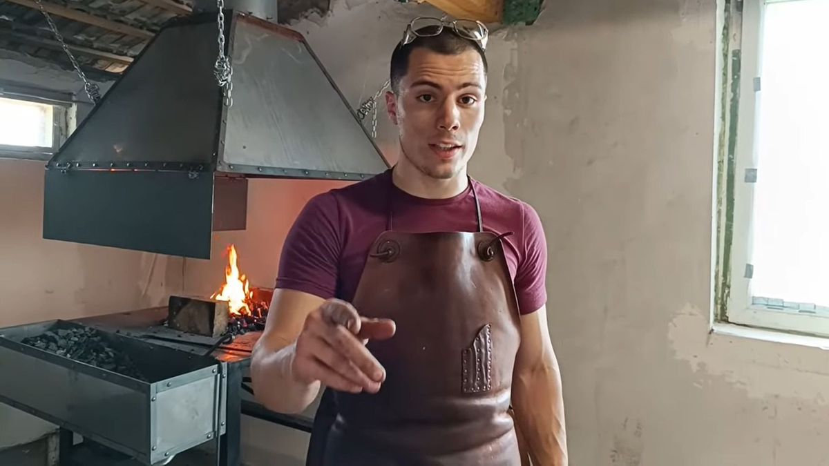 Valóságos sztár a YouTube-on a 25 éves Zsolt, aki az egyik legősibb, kihaltnak hitt szakmát választotta